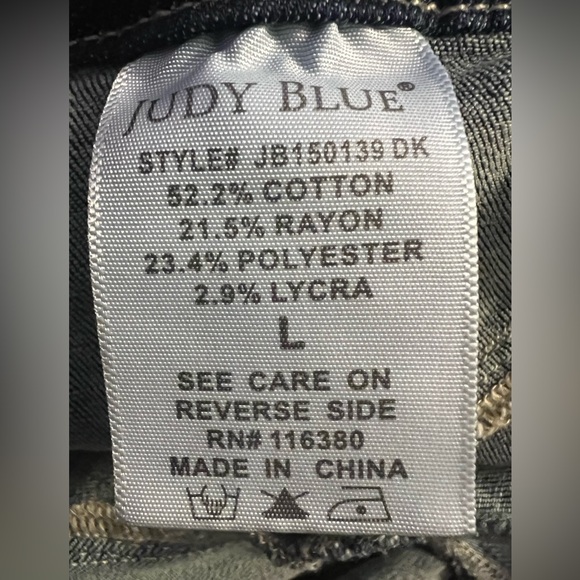 Judy Blue Womens Size Large Stretch Cuffed Pull On Denim Shorts - Picture 3 of 5